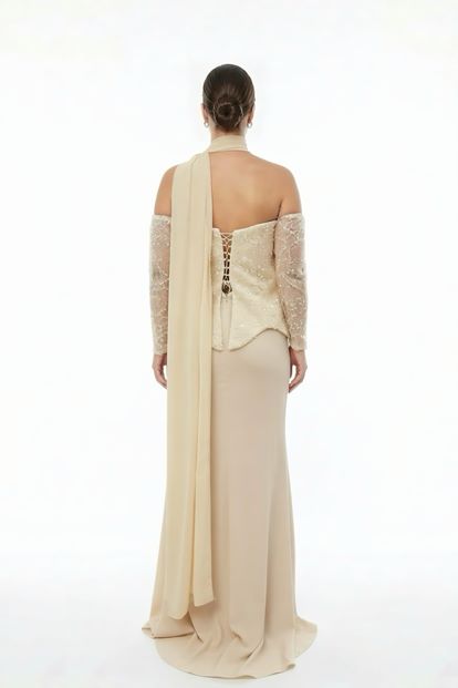 فستان سهرة بيج بدون حمالات مزين بالترتر، مقاسات كبيرة